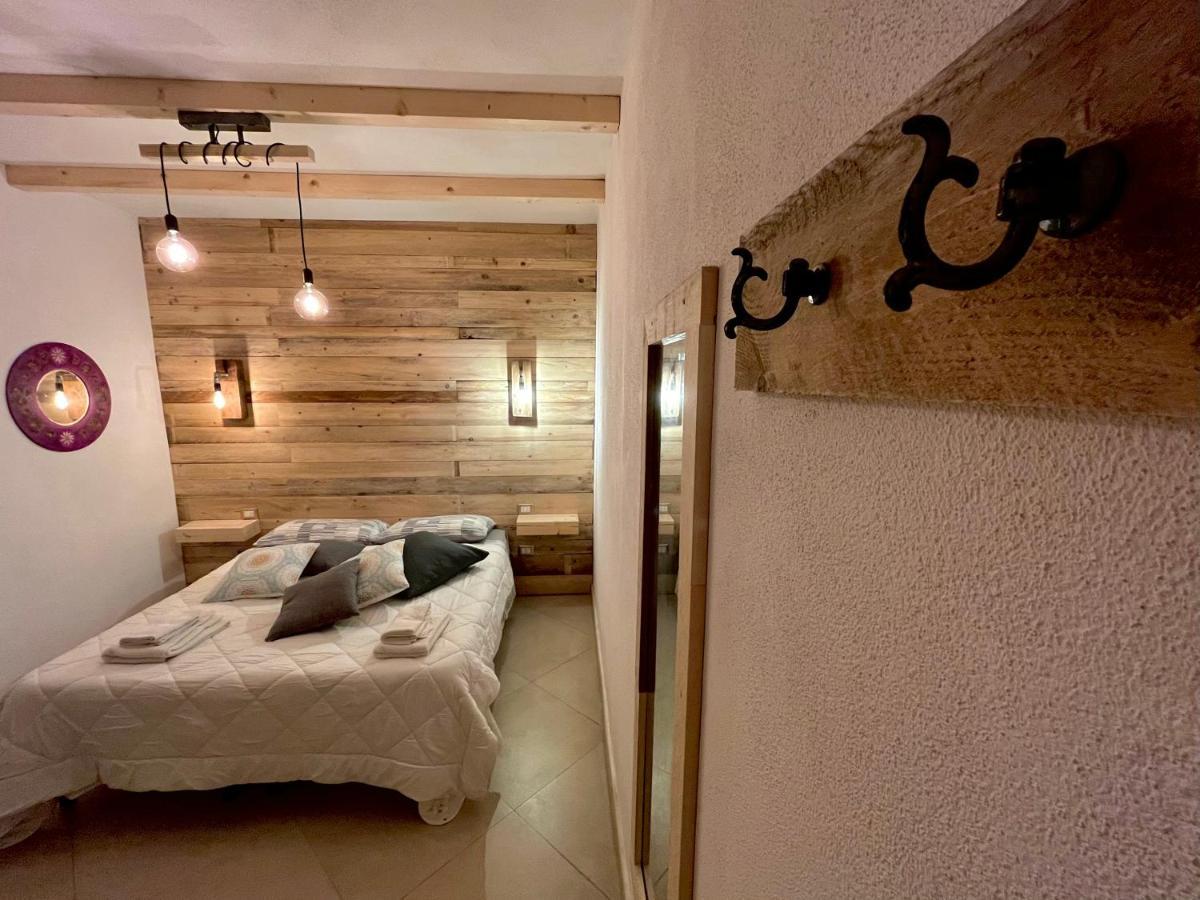 אולביה Iknos Guest House מראה חיצוני תמונה