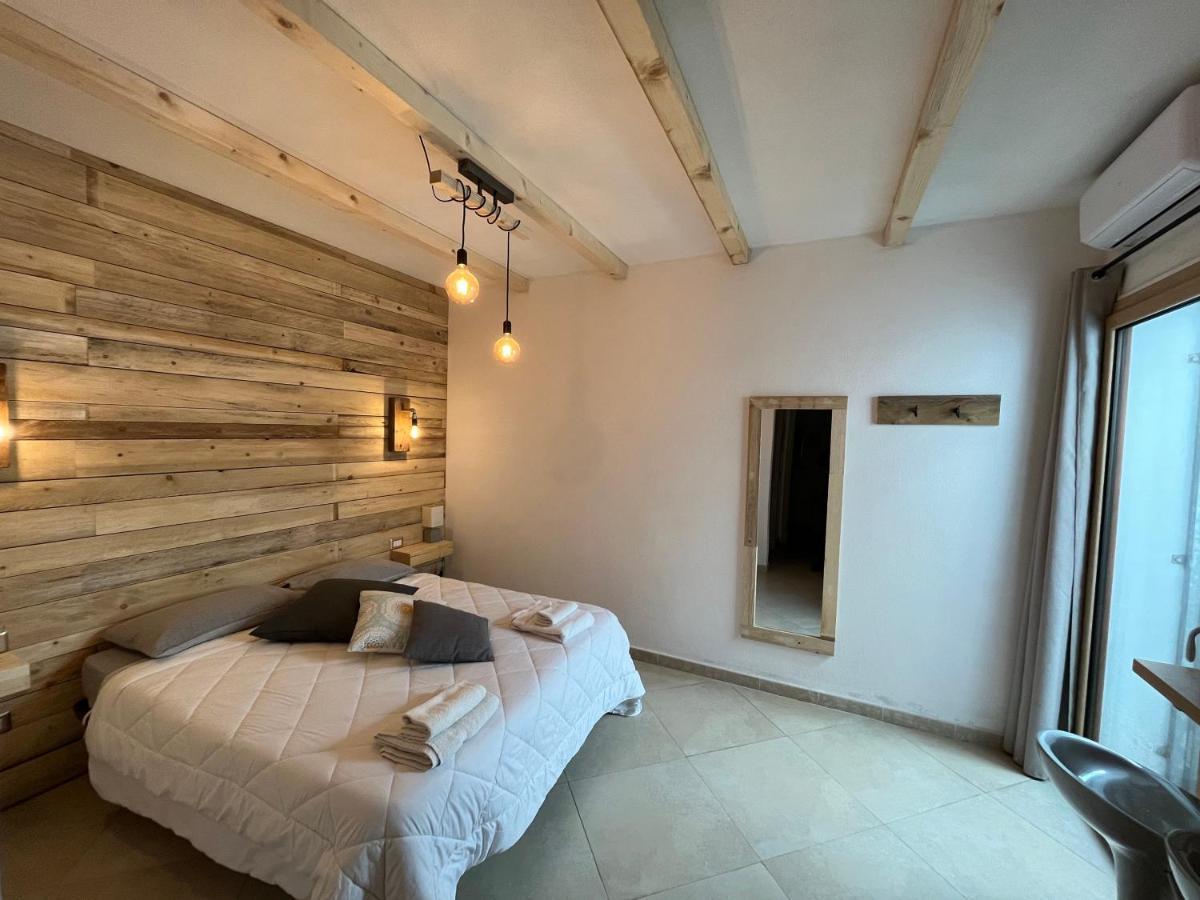 אולביה Iknos Guest House מראה חיצוני תמונה